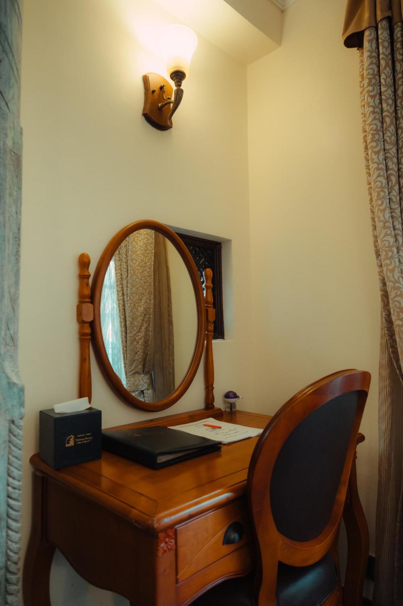 Heritage Hotel Suites And Spa Pokhara Exterior foto